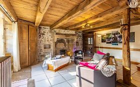 Gîte de Franc Saône et Loire référencé 1961 Les Perrières entre Autun et Le Creusot chez Maymard Yannick